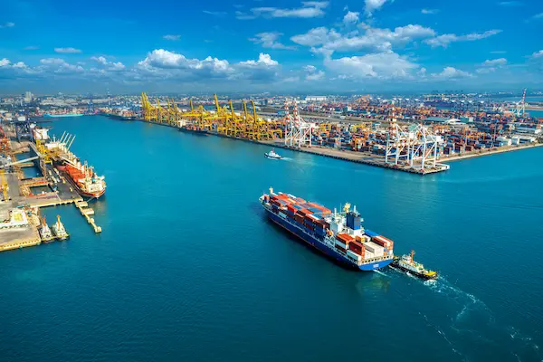 Eficiencia logística marítima como ventaja competitiva