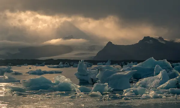 Impacto del cambio climático en el transporte marítimo riesgos y desafíos